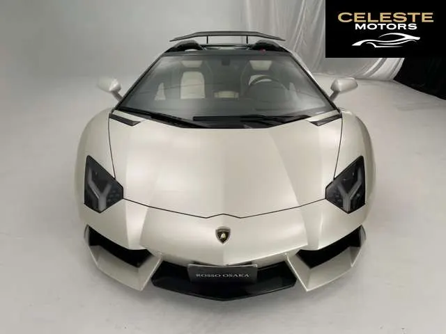 LAMBORGHINI Aventador Roadster 2015 — photo 2 sur 5