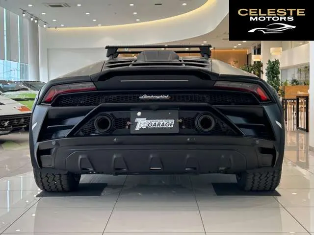 LAMBORGHINI Huracán Sterrato 2024 — photo 2 sur 8
