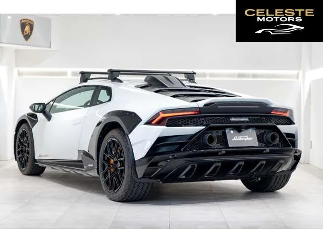 LAMBORGHINI Huracán Sterrato 2024 — photo 2 sur 8