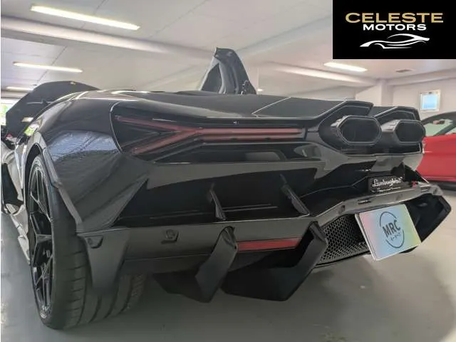 LAMBORGHINI Revuelto 2025 — photo 3 sur 8
