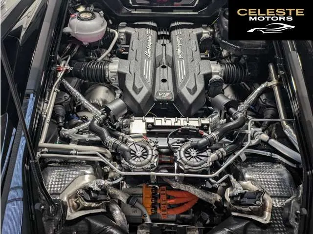 LAMBORGHINI Revuelto 2025 — photo 4 sur 8