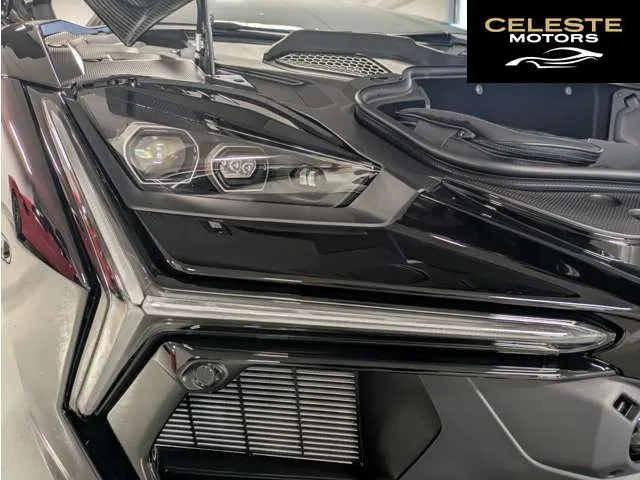 LAMBORGHINI Revuelto 2025 — photo 6 sur 8
