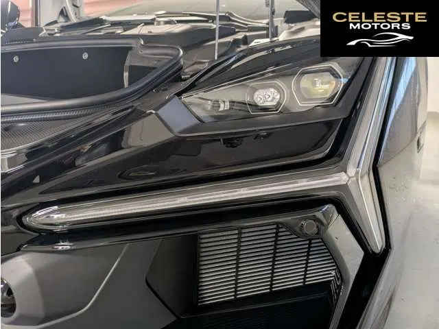 LAMBORGHINI Revuelto 2025 — photo 7 sur 8