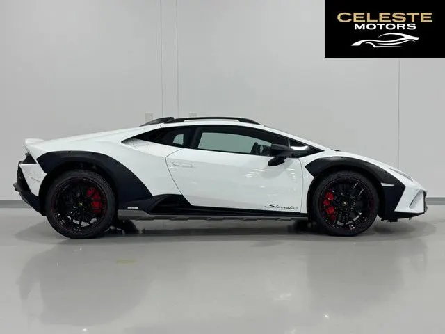 LAMBORGHINI Huracán Sterrato 2024 — photo 4 sur 8