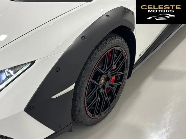 LAMBORGHINI Huracán Sterrato 2024 — photo 6 sur 8
