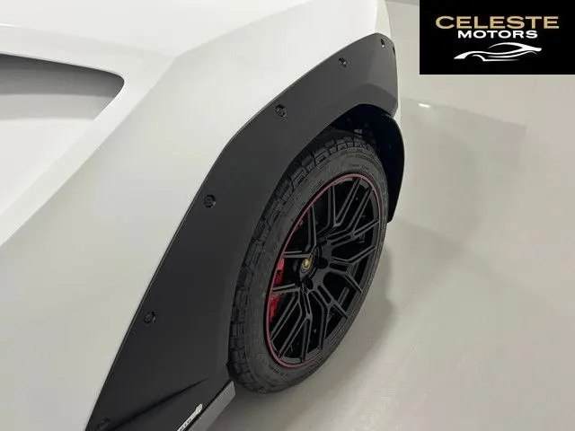 LAMBORGHINI Huracán Sterrato 2024 — photo 8 sur 8