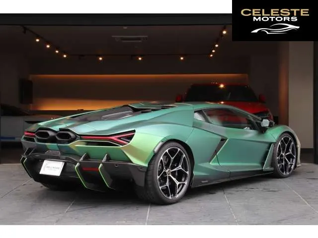 LAMBORGHINI Revuelto 2025 — photo 2 sur 8