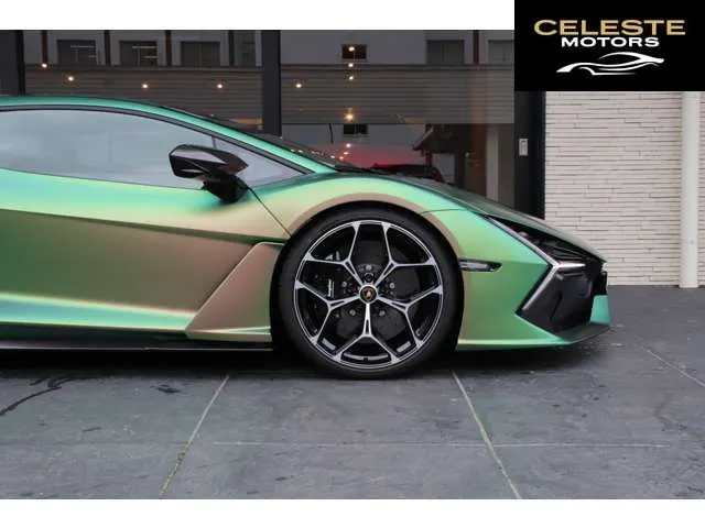 LAMBORGHINI Revuelto 2025 — photo 3 sur 8