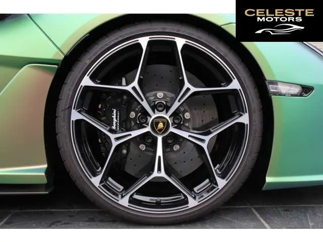 LAMBORGHINI Revuelto 2025 — photo 4 sur 8