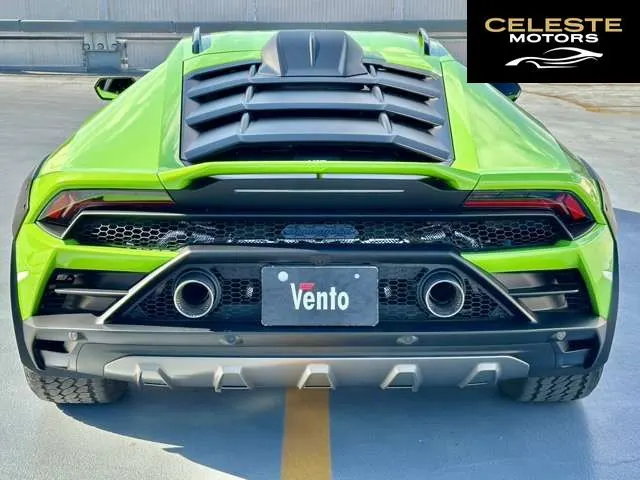 LAMBORGHINI Huracán Sterrato 2023 — photo 7 sur 8