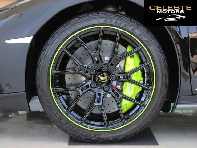 LAMBORGHINI Huracán Sterrato 2024 — photo 7 sur 8