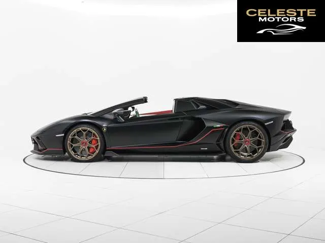 LAMBORGHINI Aventador Roadster 2022 — photo 2 sur 8