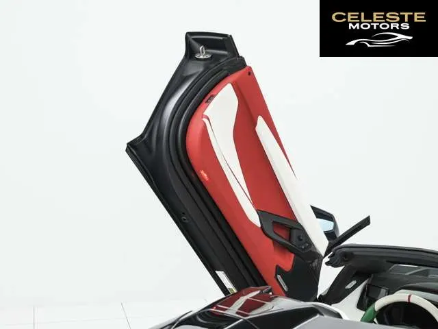 LAMBORGHINI Aventador Roadster 2022 — photo 8 sur 8