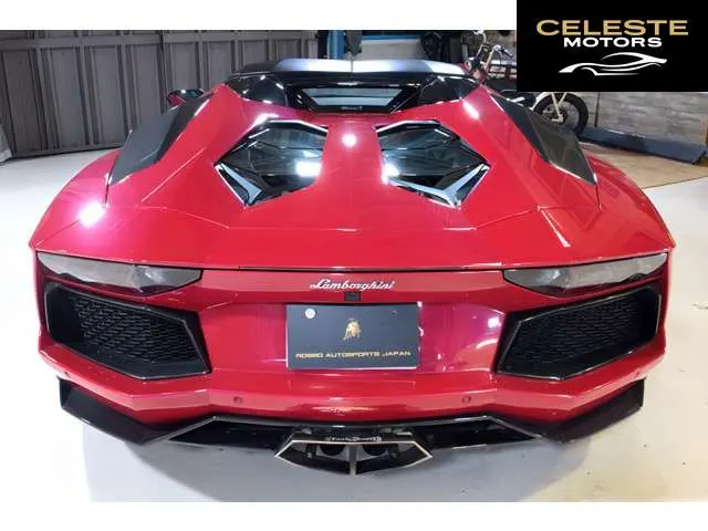LAMBORGHINI Aventador Roadster 2015 — photo 2 sur 8