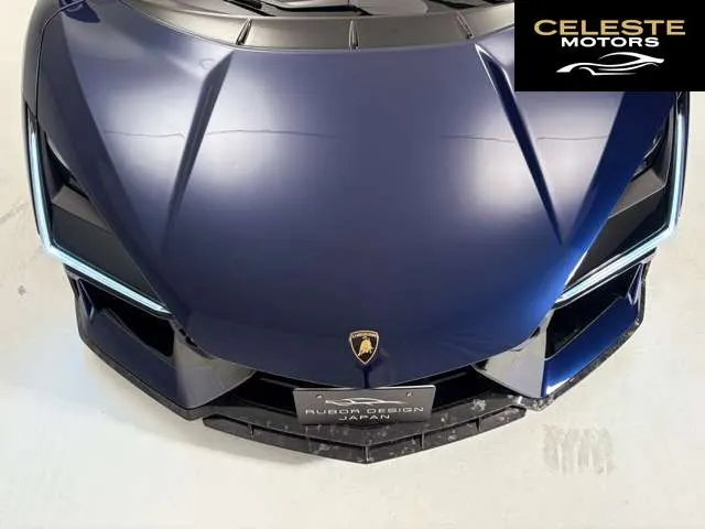 LAMBORGHINI Revuelto 2024 — photo 5 sur 8