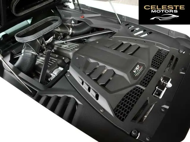 LAMBORGHINI Huracán Sterrato 2024 — photo 4 sur 8