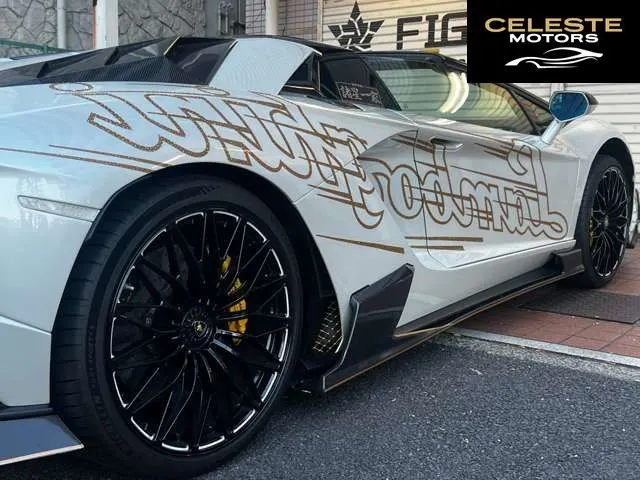 LAMBORGHINI Aventador Roadster 2018 — photo 3 sur 8