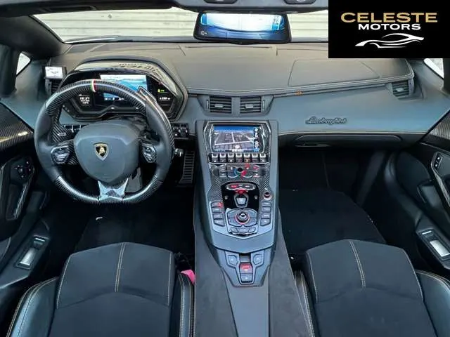 LAMBORGHINI Aventador Roadster 2018 — photo 5 sur 8