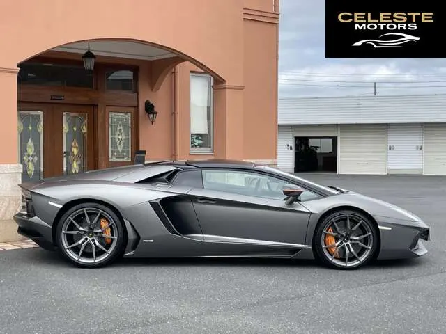 LAMBORGHINI Aventador Roadster 2014 — photo 3 sur 8