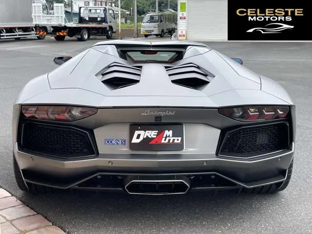 LAMBORGHINI Aventador Roadster 2014 — photo 6 sur 8