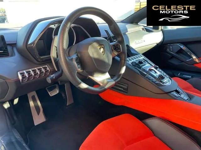 LAMBORGHINI Aventador Roadster 2014 — photo 8 sur 8