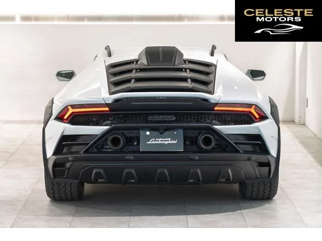 LAMBORGHINI Huracán Sterrato 2024 — photo 2 sur 8