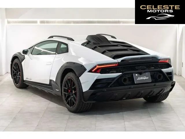 LAMBORGHINI Huracán Sterrato 2024 — photo 3 sur 8