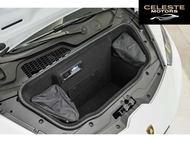 LAMBORGHINI Huracán Sterrato 2024 — photo 5 sur 8