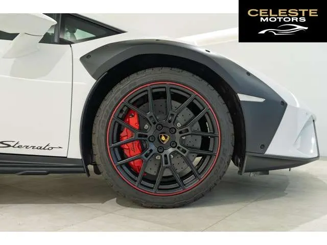 LAMBORGHINI Huracán Sterrato 2024 — photo 6 sur 8