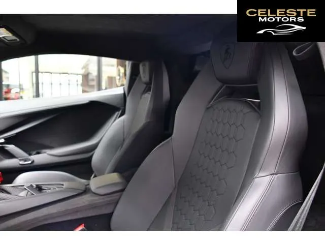 LAMBORGHINI Revuelto 2024 — photo 3 sur 8