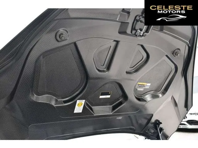 LAMBORGHINI Revuelto 2024 — photo 6 sur 8