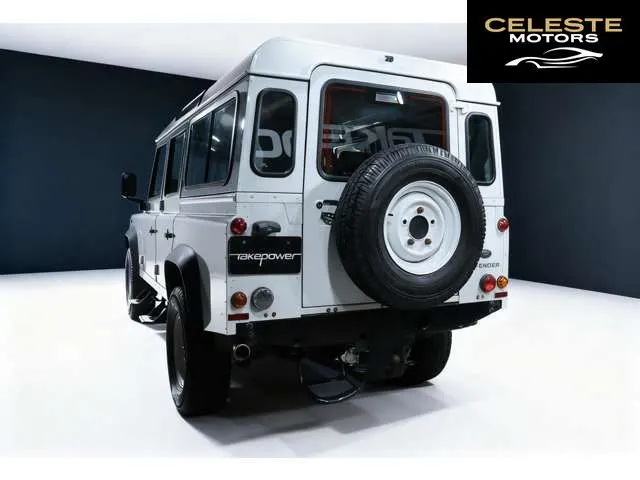 LAND ROVER Defender 2012 — photo 7 sur 8