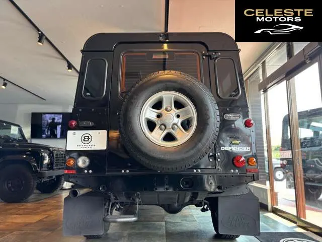 LAND ROVER Defender 2010 — photo 2 sur 8