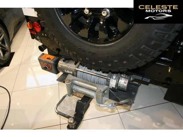 LAND ROVER Defender 2014 — photo 7 sur 8
