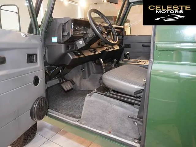 LAND ROVER Defender 1998 — photo 4 sur 8