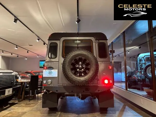 LAND ROVER Defender 2016 — photo 7 sur 8