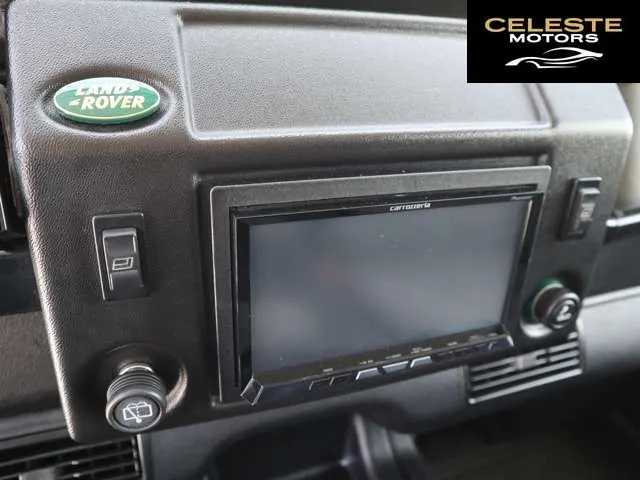 LAND ROVER Defender 2001 — photo 7 sur 8