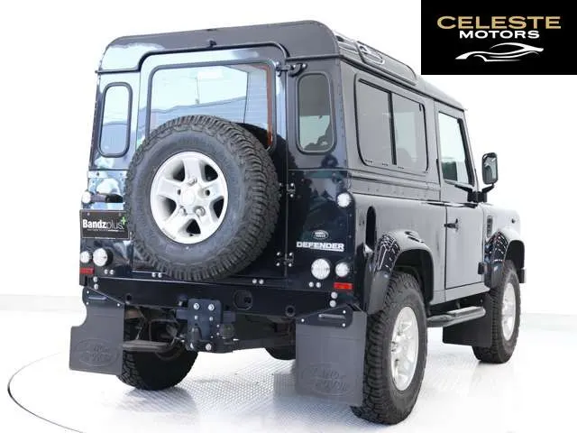 LAND ROVER Defender 2012 — photo 4 sur 8
