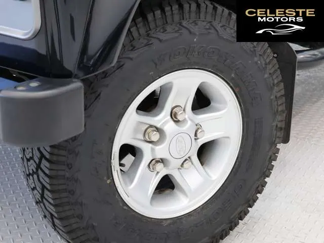 LAND ROVER Defender 2012 — photo 8 sur 8