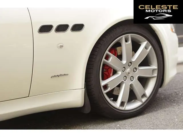 MASERATI Quattroporte 2010 — photo 3 sur 7