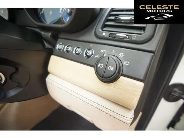 MASERATI Quattroporte 2010 — photo 7 sur 7