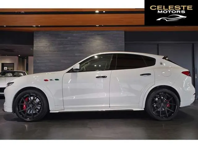MASERATI Levante 2017 — photo 4 sur 8