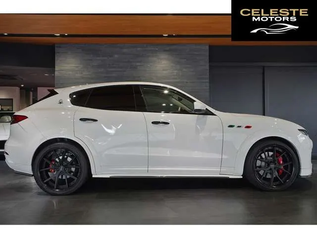MASERATI Levante 2017 — photo 7 sur 8