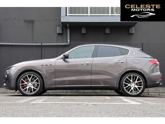 MASERATI Levante 2017 — photo 2 sur 8