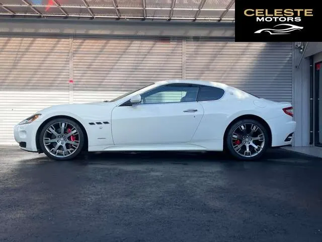 MASERATI GranTurismo 2012 — photo 2 sur 8