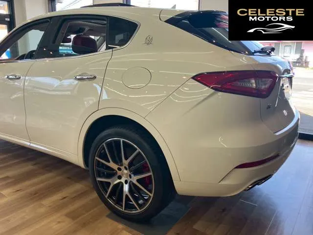MASERATI Levante 2017 — photo 3 sur 8