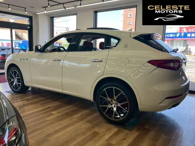 MASERATI Levante 2017 — photo 4 sur 8
