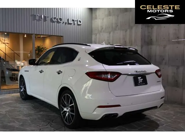 MASERATI Levante 2017 — photo 2 sur 8