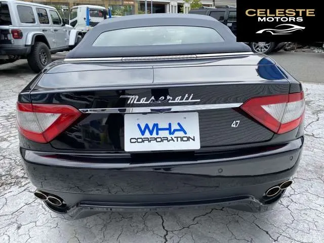 MASERATI GranCabrio 2012 — photo 2 sur 8