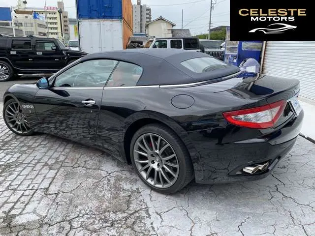 MASERATI GranCabrio 2012 — photo 4 sur 8
